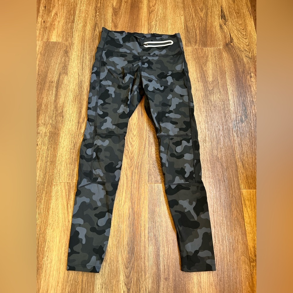 BASS OUTDOOR Women's Sz XS Catamount  7/8 Length Leggings Camo
